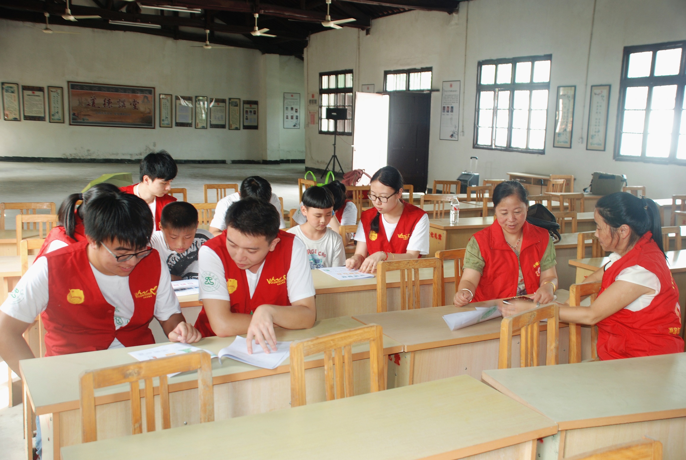 1469157588046072975.jpg 5.环教课进行中.jpg